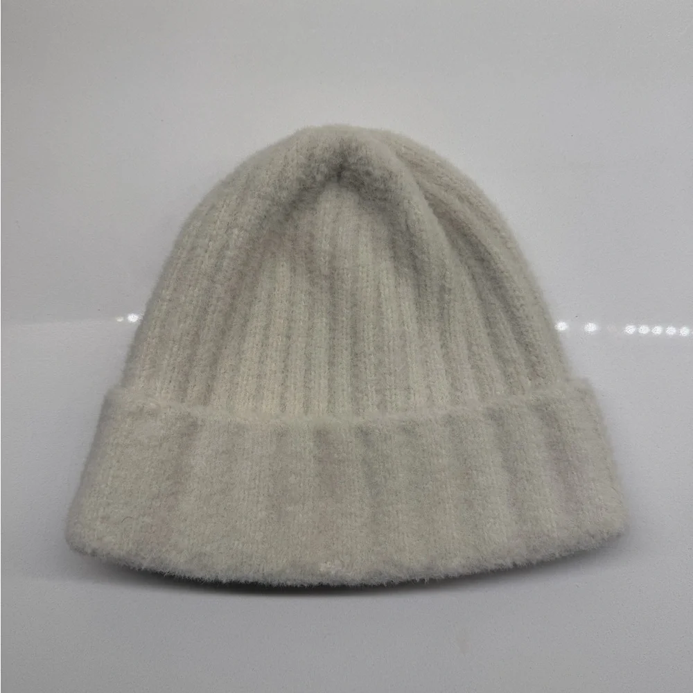 Wilfred Free by Aritzia Cozy Cream Knit Beanie - Picture 1 of 3